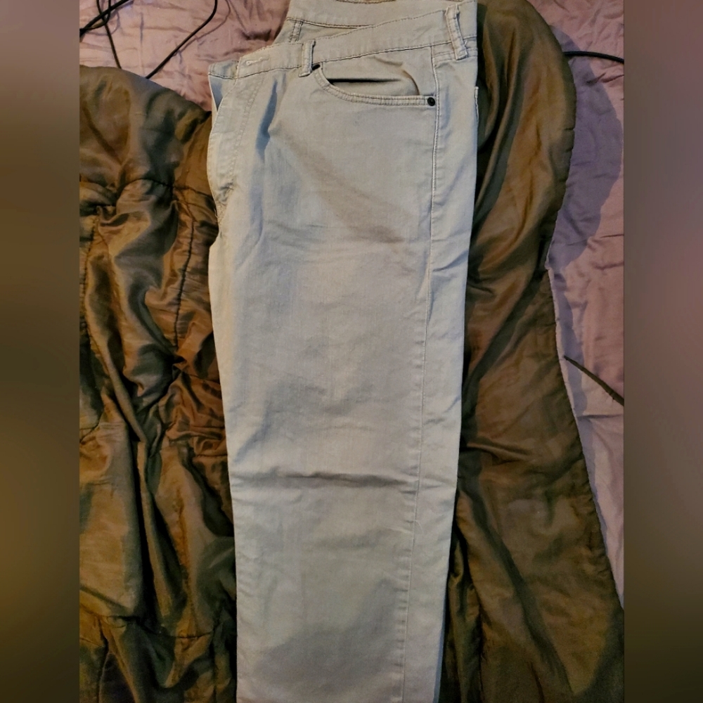 Levi Strauss & CO. 40x34
